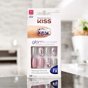 KISS Glam Fantasy Nails